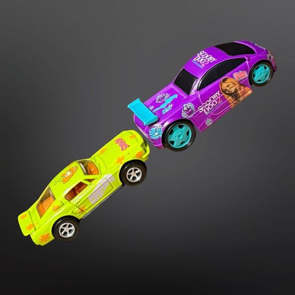 Scooby Doo Racing Champions Die Cast Daphne & Scooby Doo 2 Monsters Unleashed A3 - Picture 2 of 10